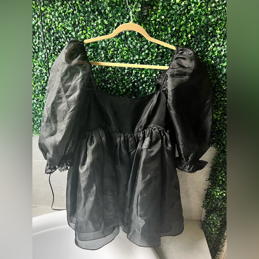 Selkie black puff sleeve dress